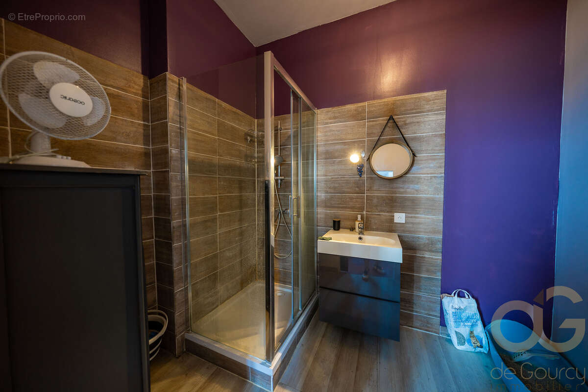 Quartier bas de Croix de Fer : Appartement T2 de 39m2 au 1er étage plein sud - photo 6