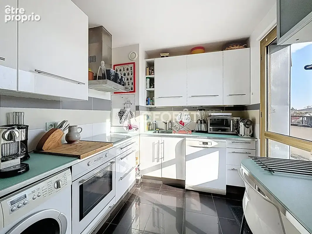 Appartement Suresnes 3 pièce(s) 84.01 m2 - photo 4