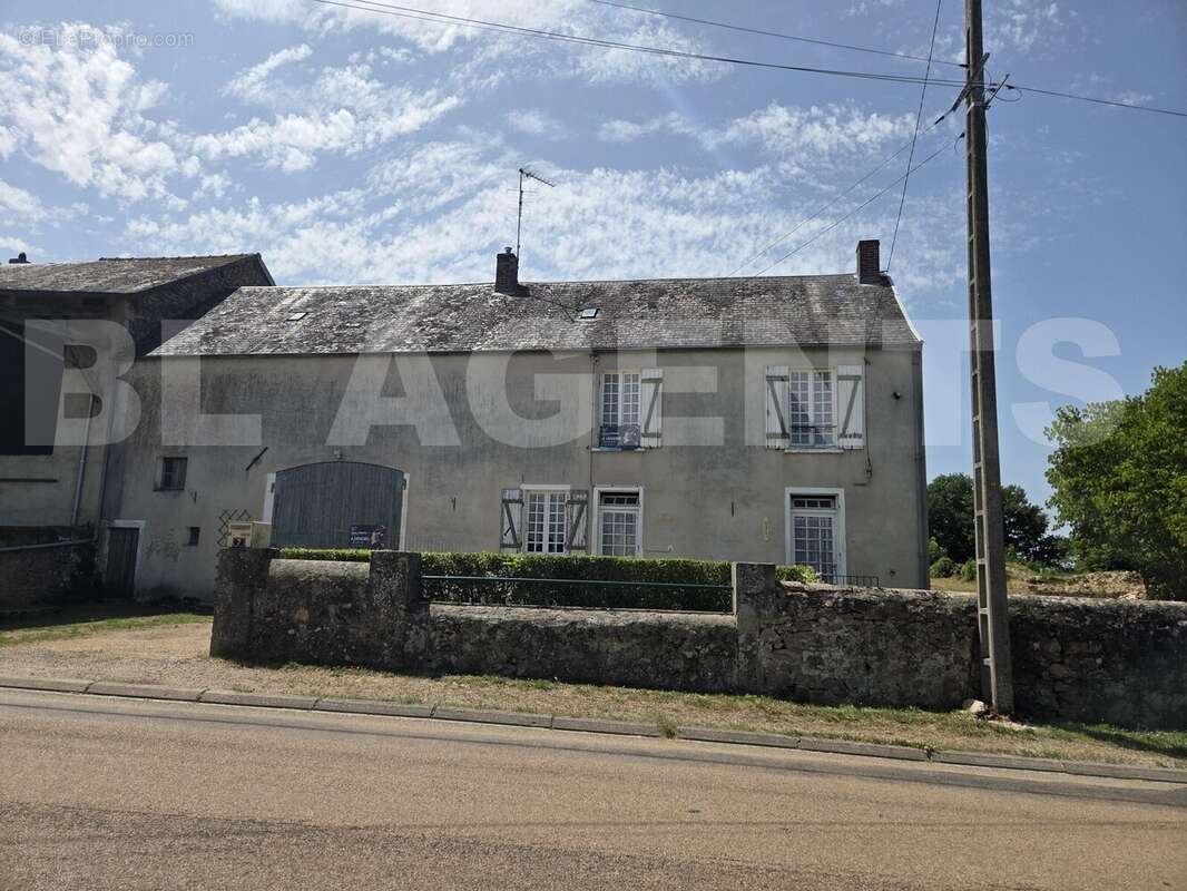 20250625_144152 - Maison à QUARRE-LES-TOMBES