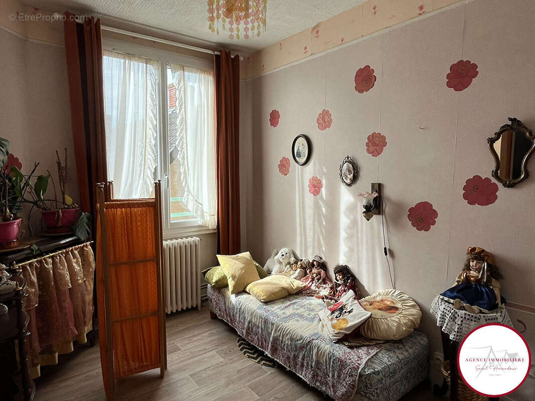 Maison à SAINT-AMAND-MONTROND