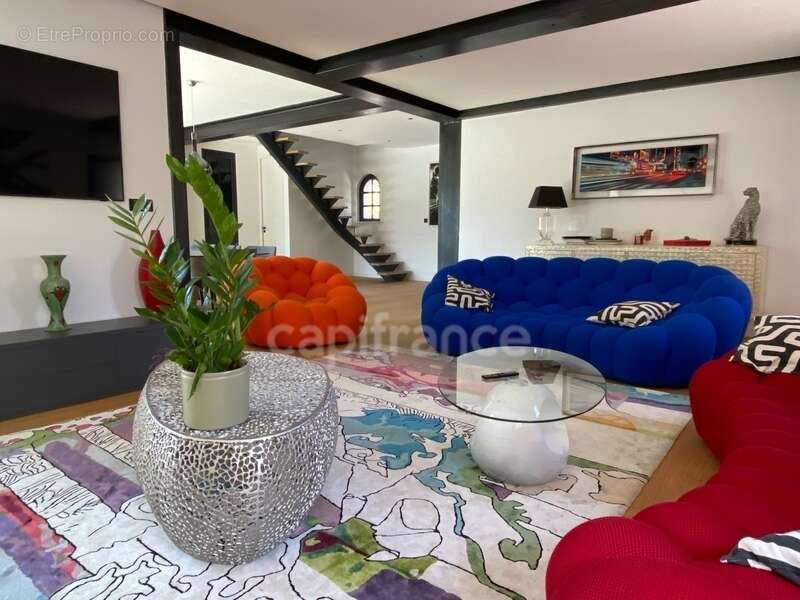 À SAINT MAXIMIN (30) Splendide propriété de 280 m², à 5 min d’Uzès proche de toutes commodités, sur un terrain clos et arboré d’ - photo 12