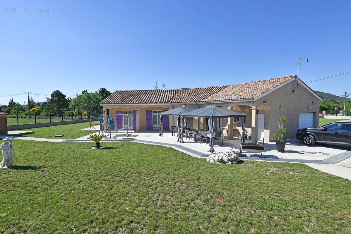 Maison à SAINT-REMEZE