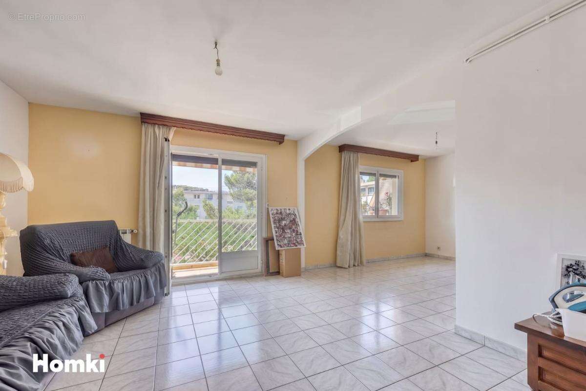 Appartement T4 de 71 m2 à Le Pradet 83220, Rue Eugène Fromentin - photo 2