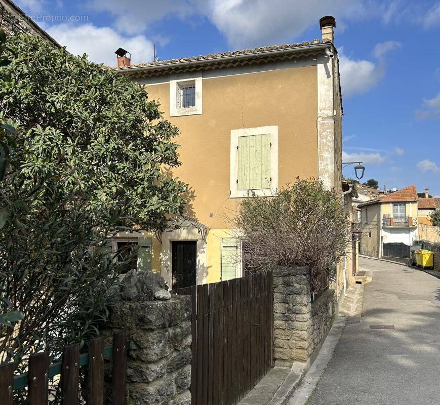 Maison à CAUMONT-SUR-DURANCE