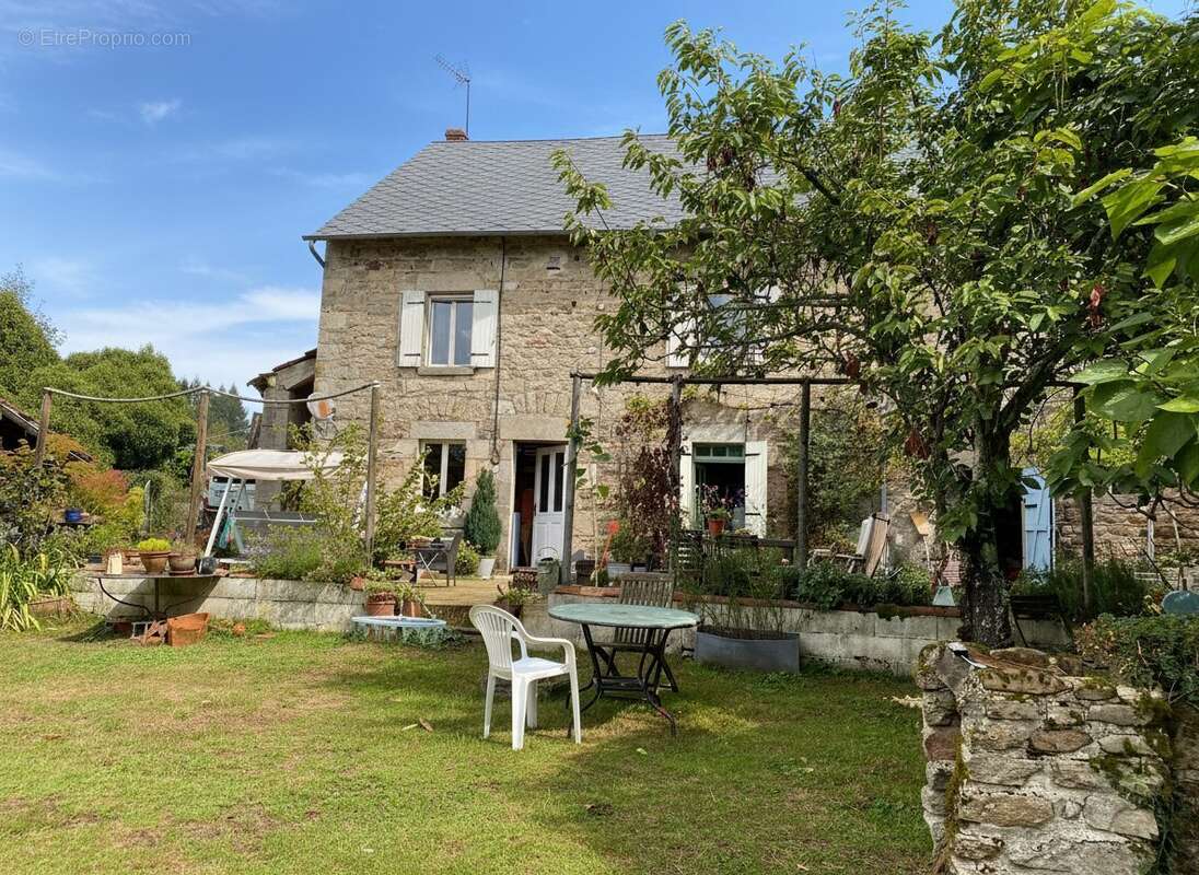 Maison 193 m² à Saint-Amand-Le-Petit  - photo 6