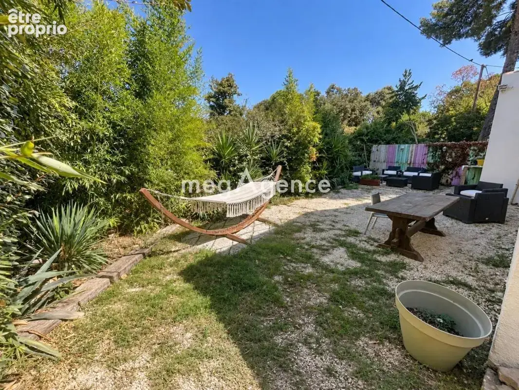 Six-fours-maison de plain-pied avec jardin paysagé - photo 6