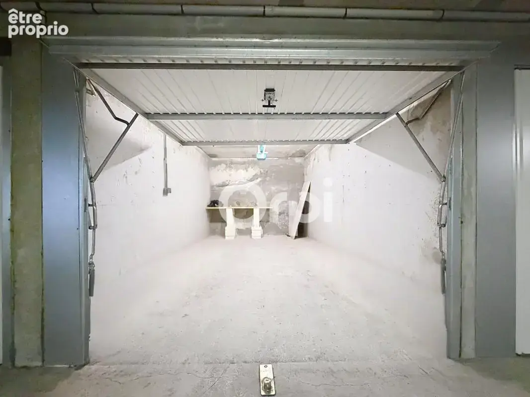 ** Box fermé en sous-sol - centre-ville La Ciotat ** - photo 4