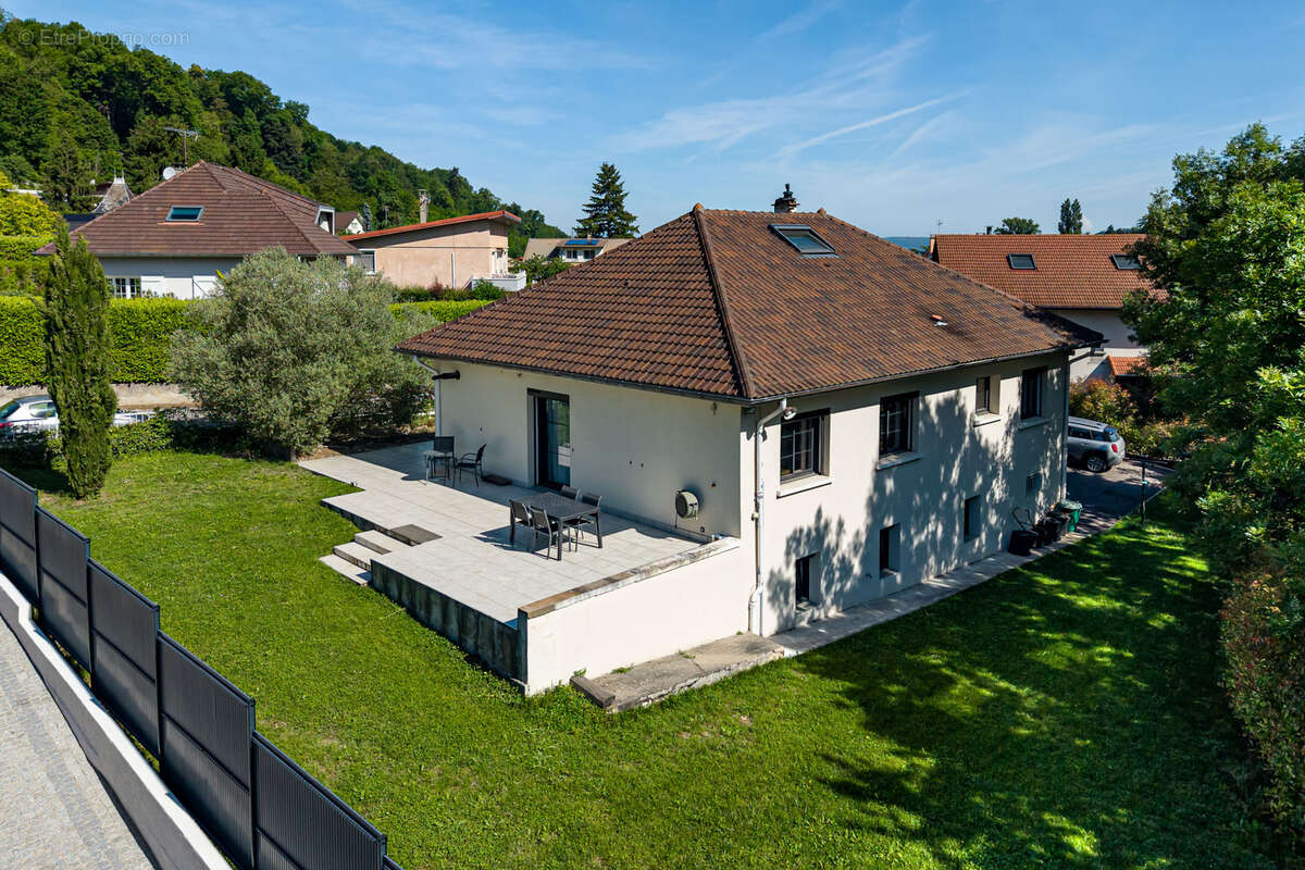 Maison à MAUBEC
