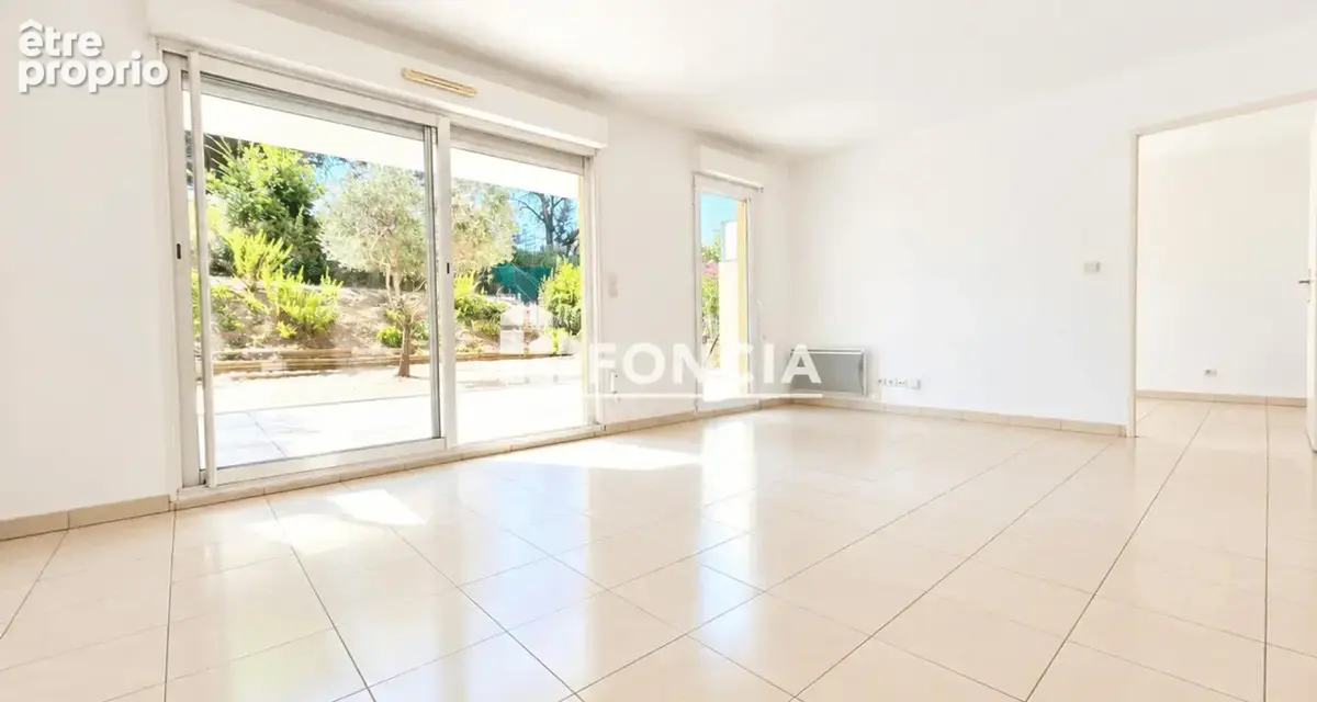 Frejus, appartement 3 pieces en rez de jardin, garage et parking - photo 4