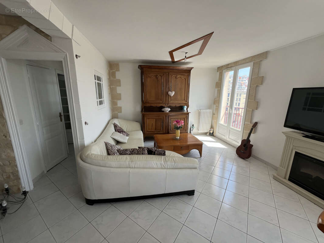 Appartement à ALLONNES