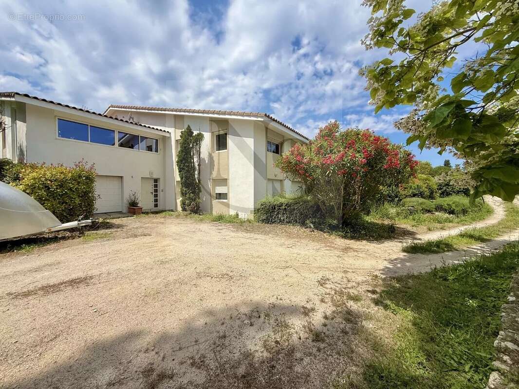 Aix-en-provence / villa d’architecte atypique - photo 30