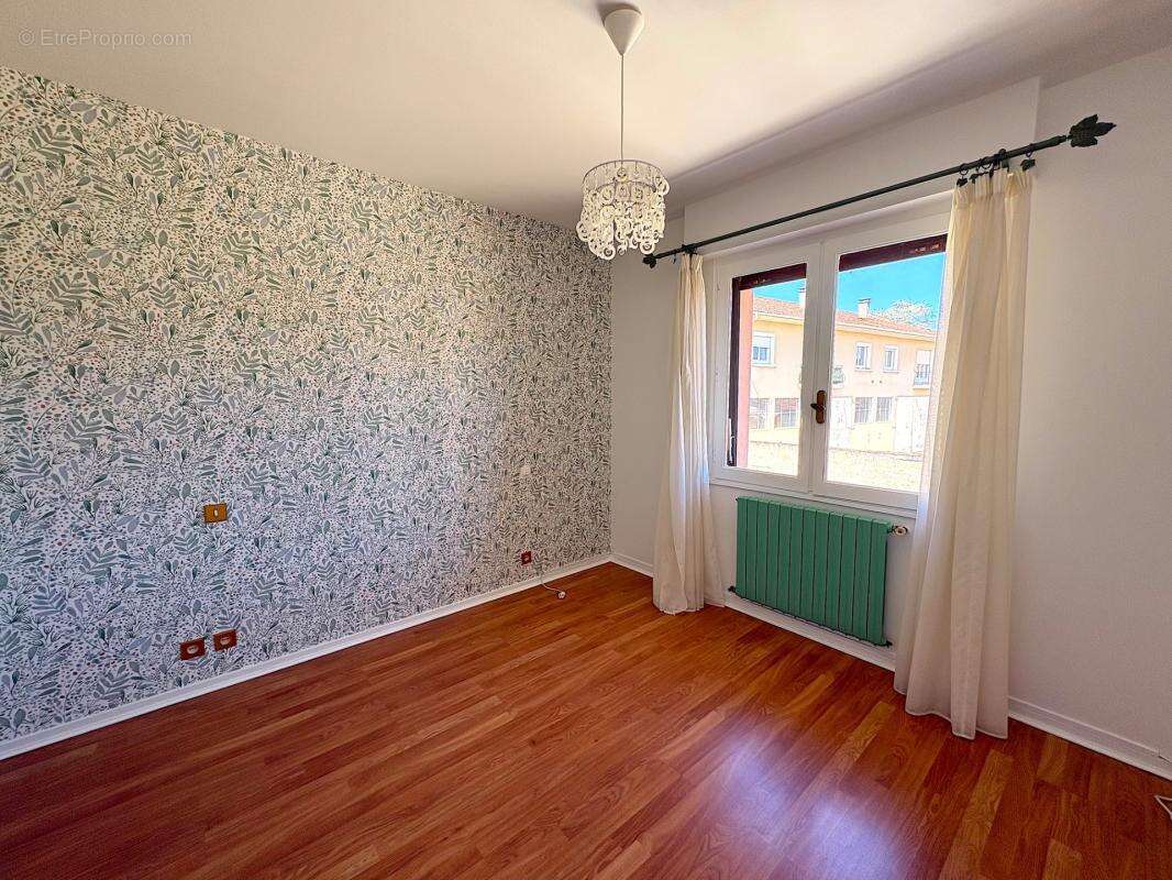 Maison à vendre coeur de ville 130m2 avec piscine et dépendance - photo 11