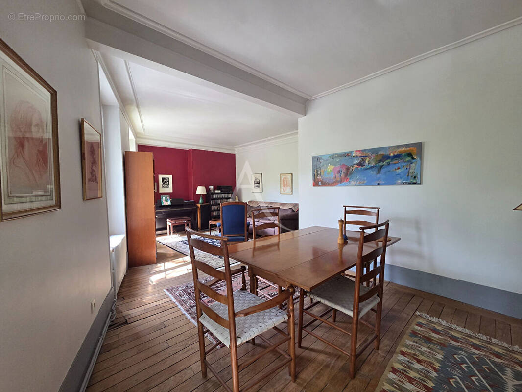 Appartement à PARIS-10E