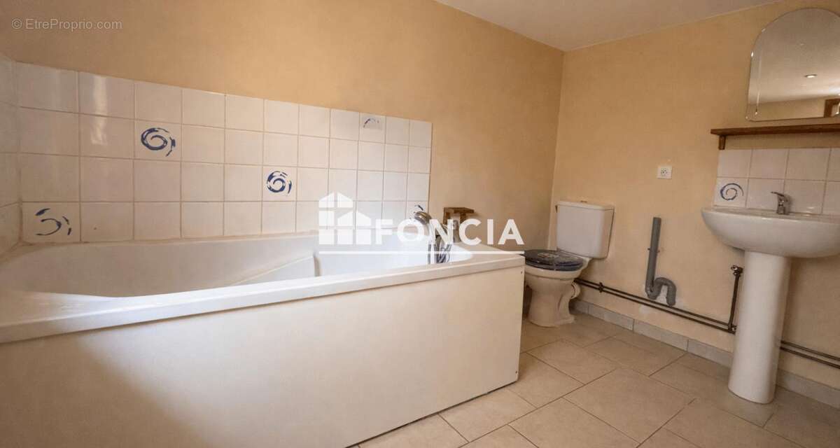 Maison à SAINT-PIERRE-DU-VAL