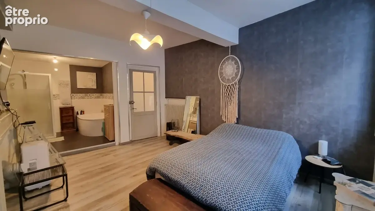 Maison de ville rénovée avec goût   200 m2 au cœur de la cité - photo 11