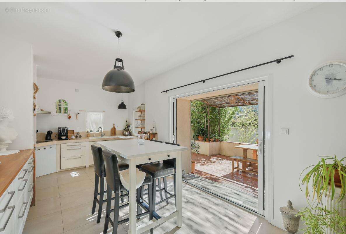 Maison à CARQUEIRANNE