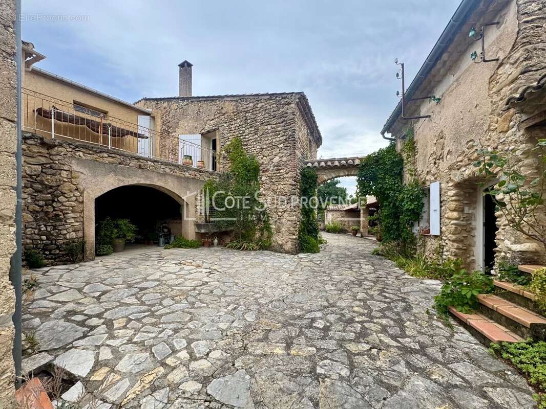 Hameau de charme en provence - photo 2