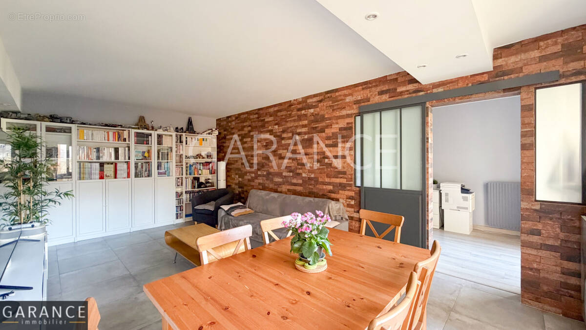 Appartement à PARIS-12E