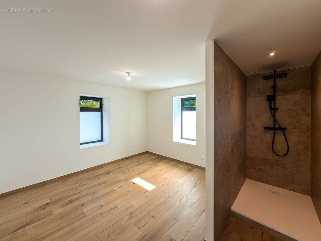 À vendre – Magnifique appartement T5 traversant en triplex de 196,54 m² au sol à Viuz-en-Sallaz - photo 7