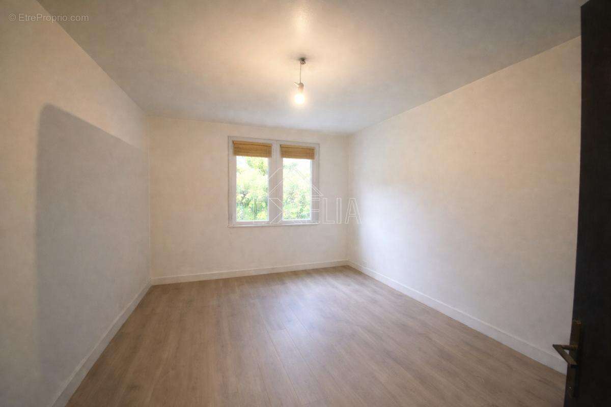 Maison à LIMETZ-VILLEZ