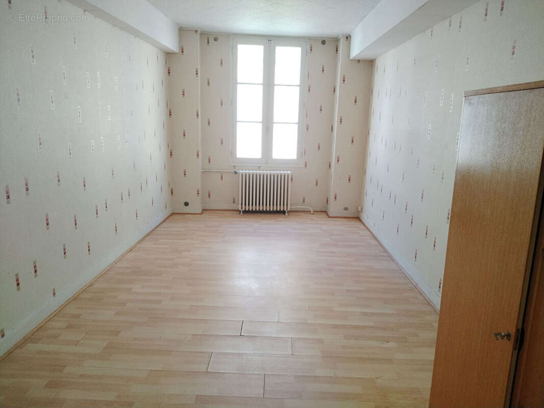 Appartement à COUTRAS