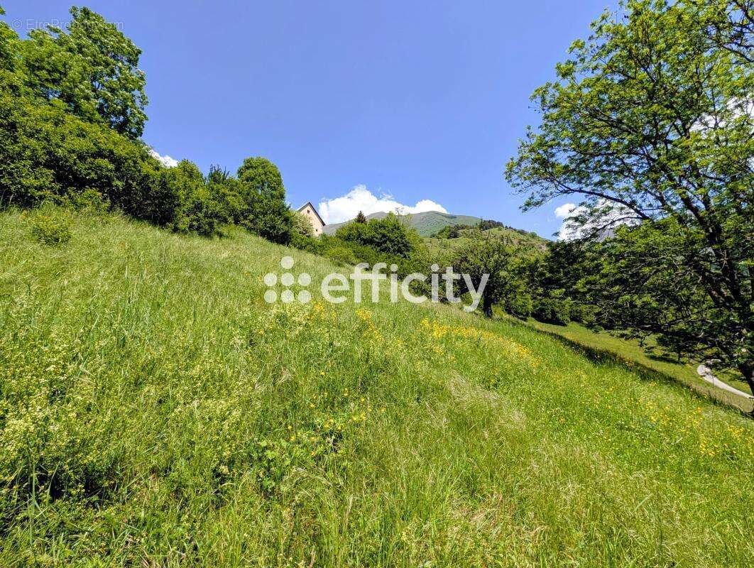Terrain à LA SALETTE-FALLAVAUX