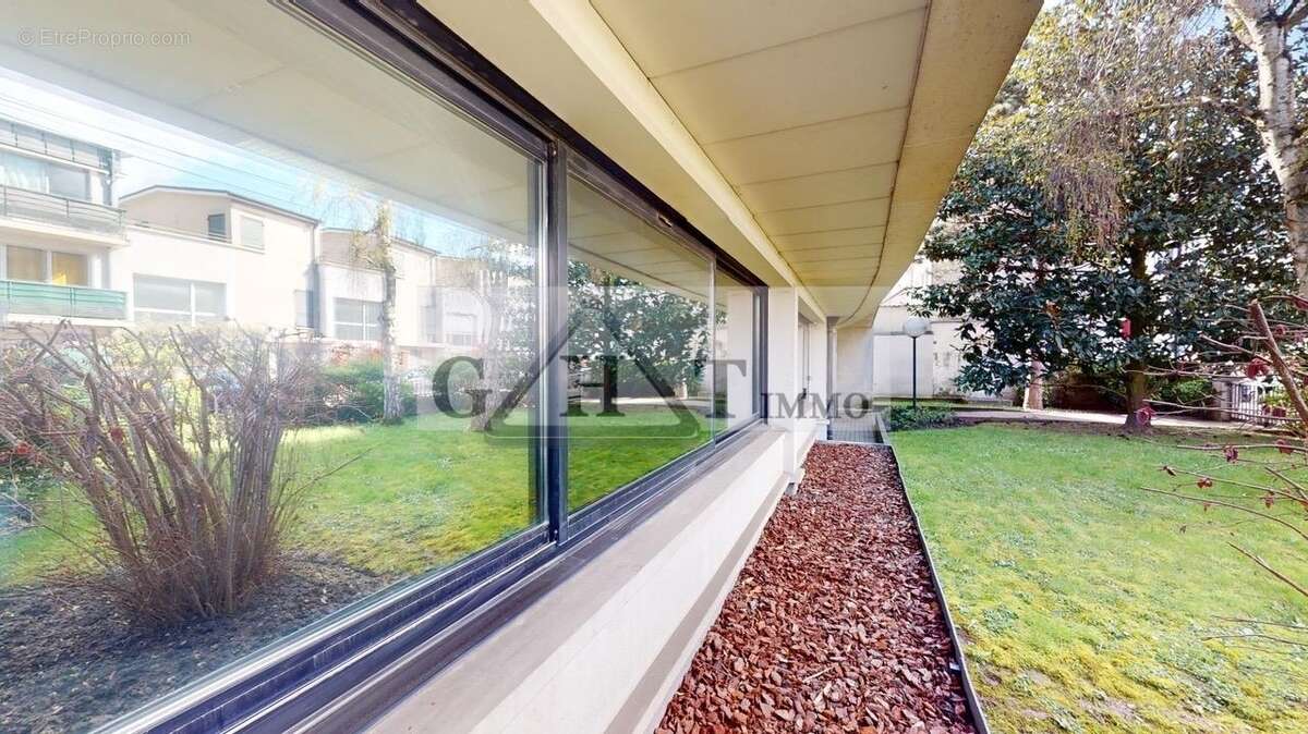 Commerce à LE RAINCY