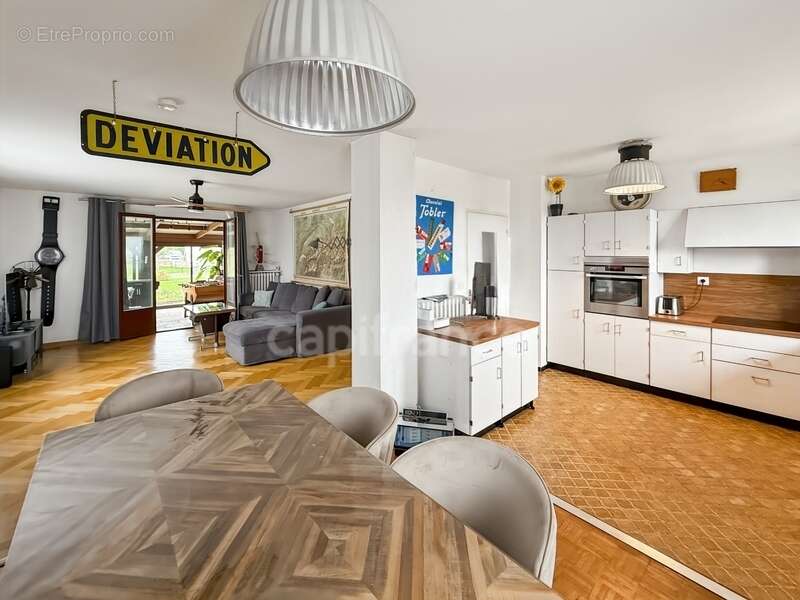 Maison à PREVESSIN-MOENS