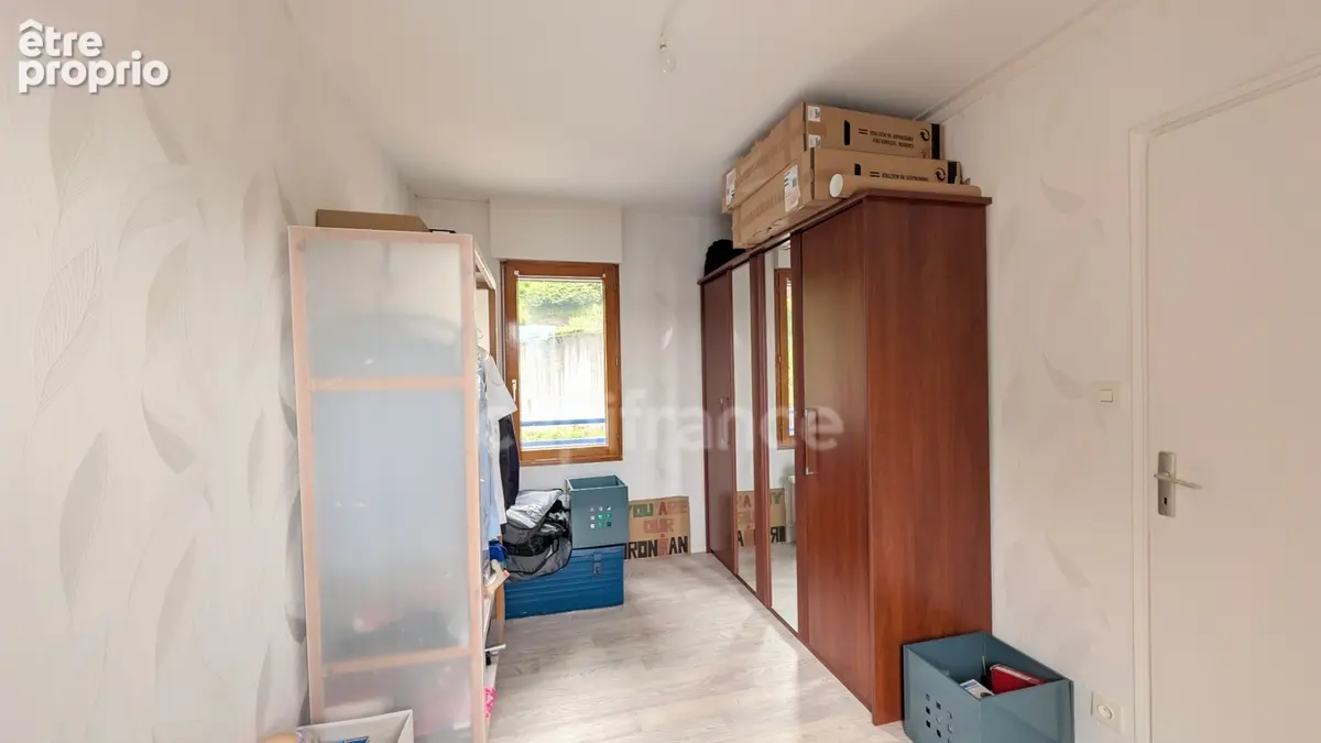 Appartement  T3 - 60,5 m² - 2 chambres  avec Garage et Parking - Centre ville - CHATEAULIN (29) - photo 9
