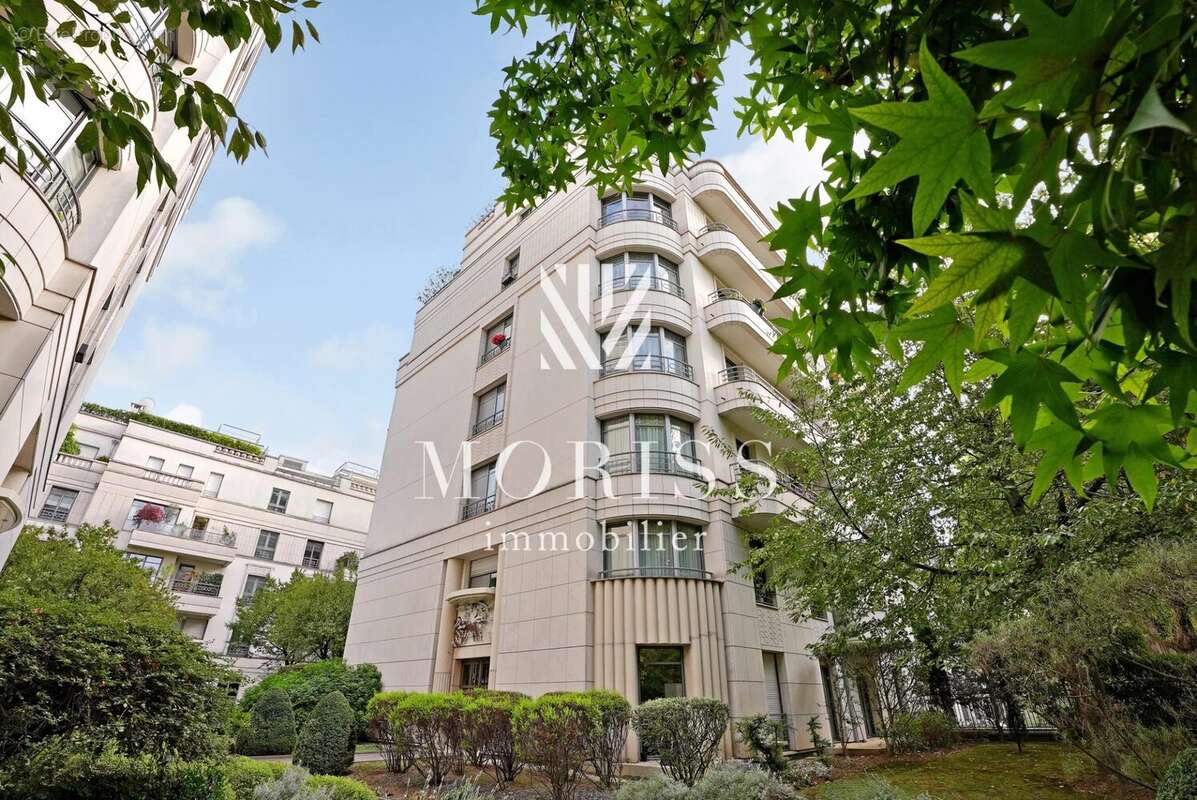 Appartement à NEUILLY-SUR-SEINE