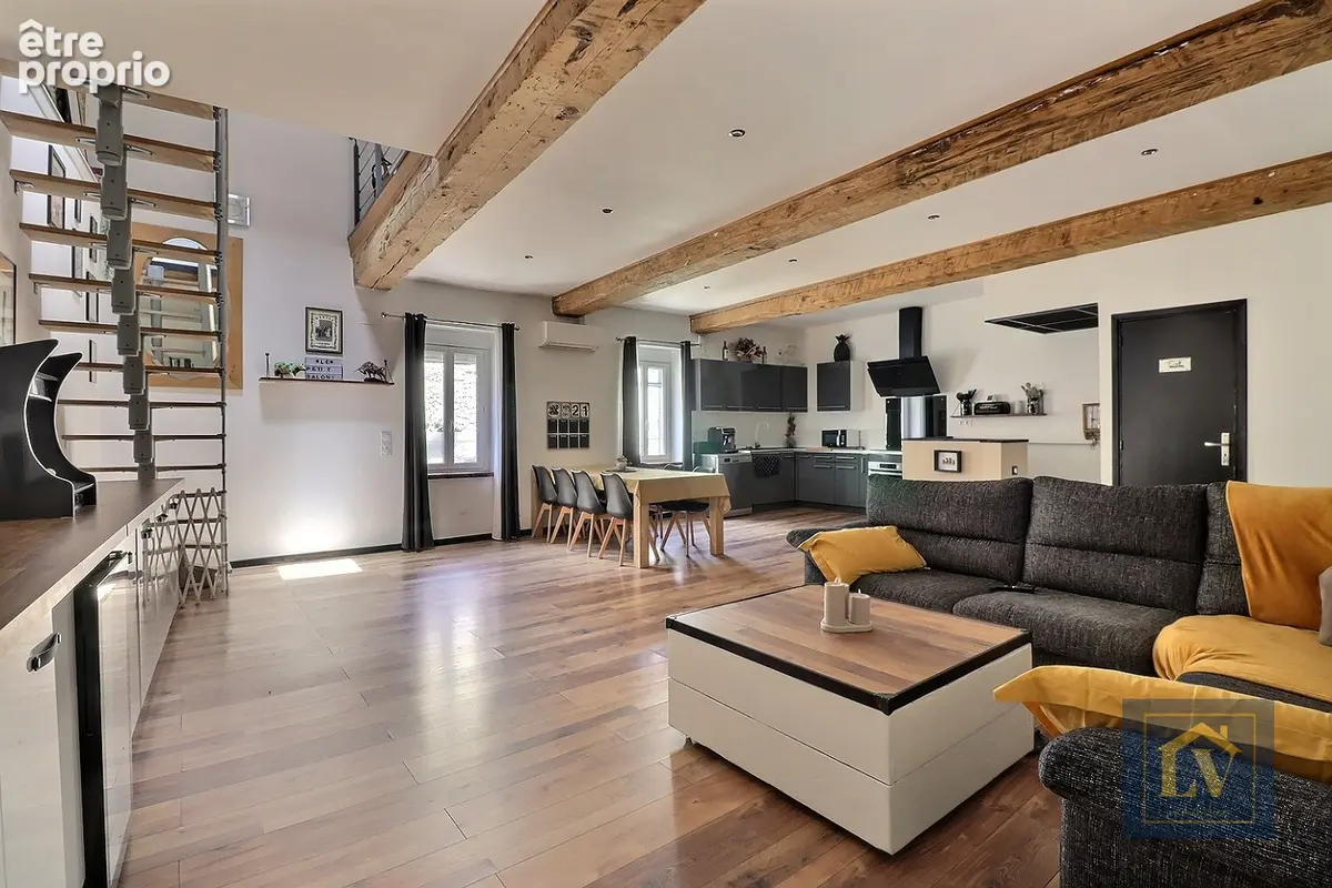A vendre Maison de caractère entièrement rénovée avec garage - photo 2