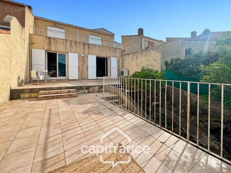 Maison à CARQUEIRANNE