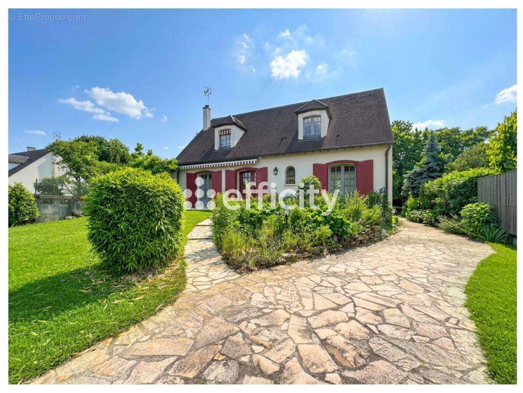 Maison à CHEVRY-COSSIGNY