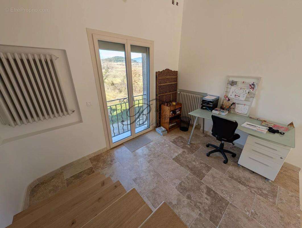 Maison à LA TOUR-D'AIGUES
