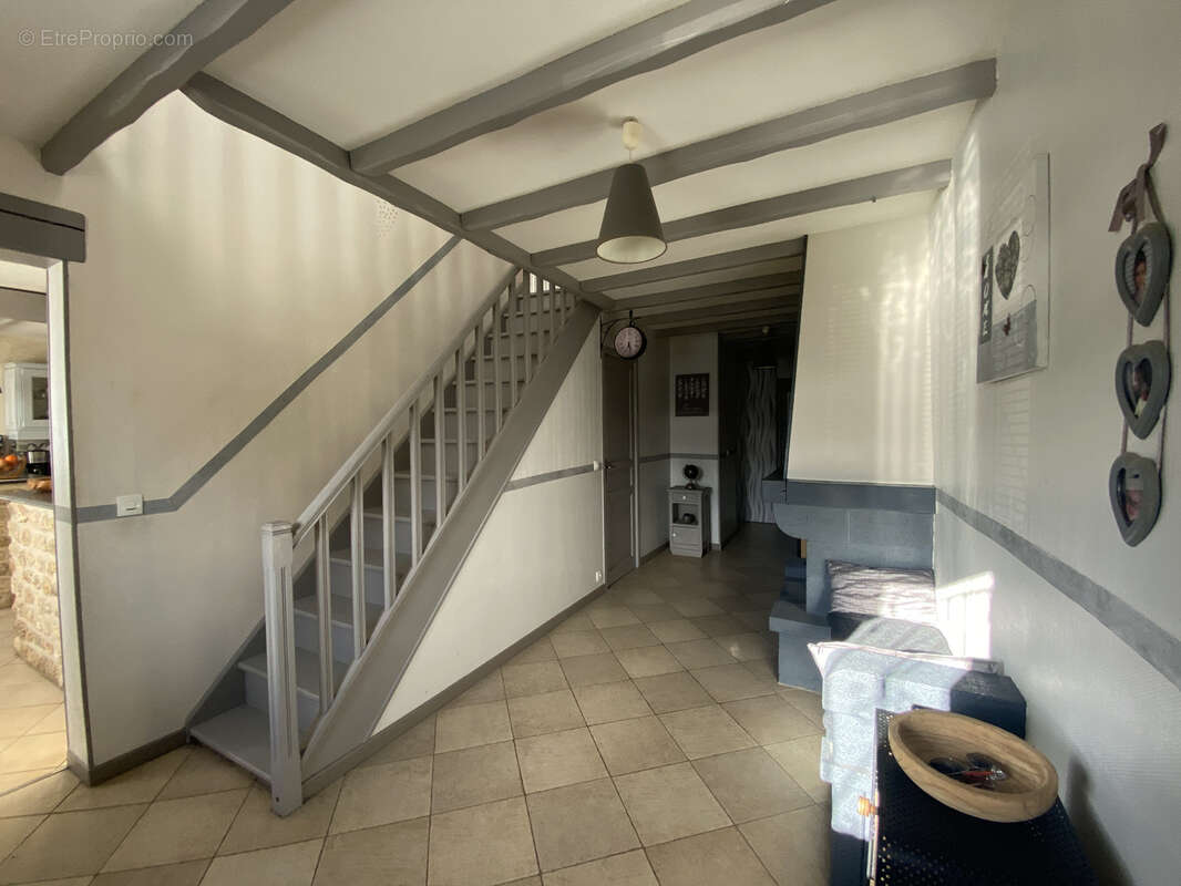 Maison à ROULLET-SAINT-ESTEPHE