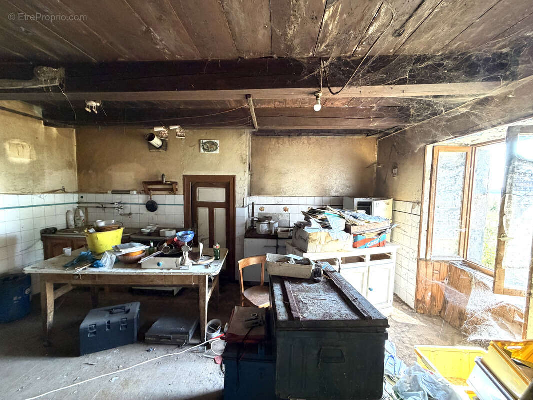 En exclusivité   Picherande, maison à rénover avec grange, écurie et vue sur le lac Chauvet - photo 8