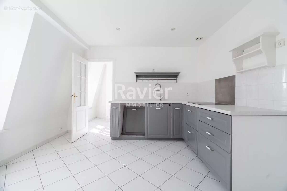 Appartement à PARIS-17E