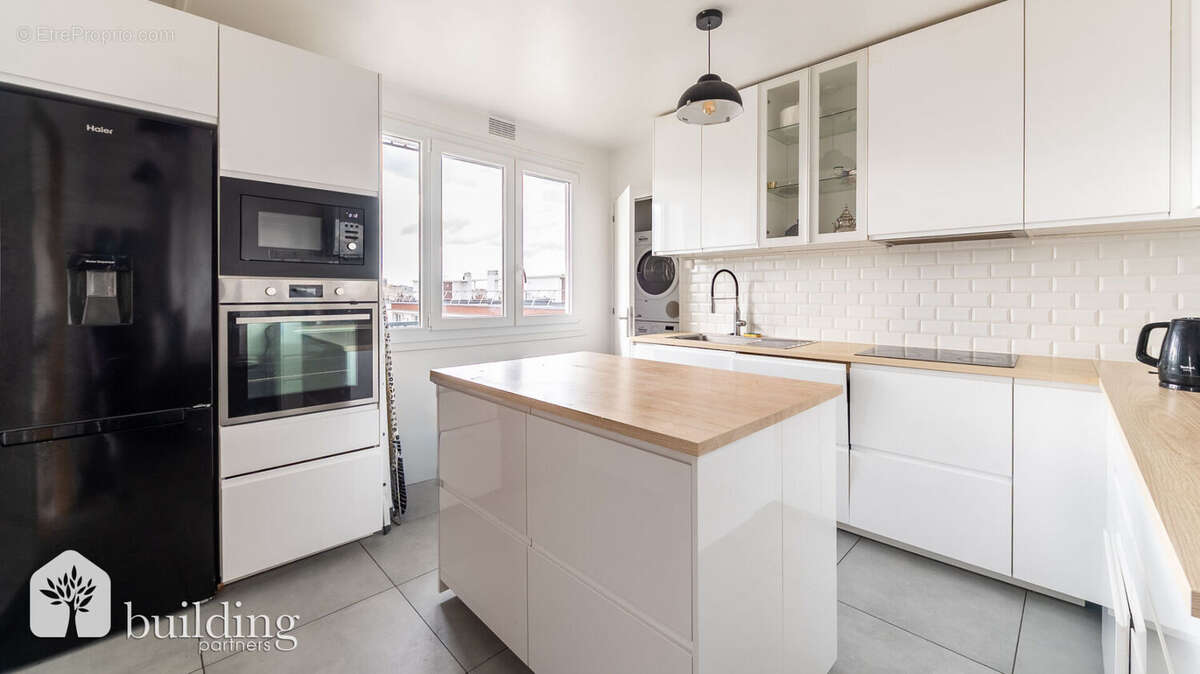 Appartement à COURBEVOIE