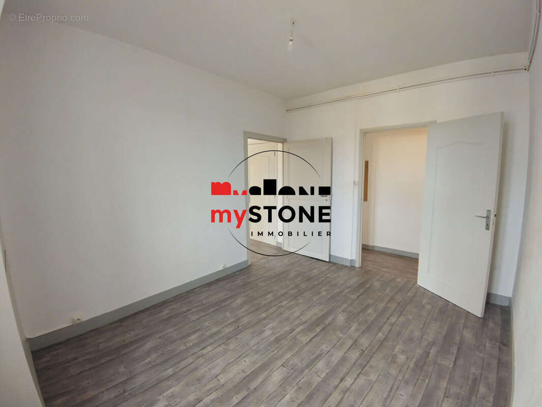 Appartement à CHALAMONT