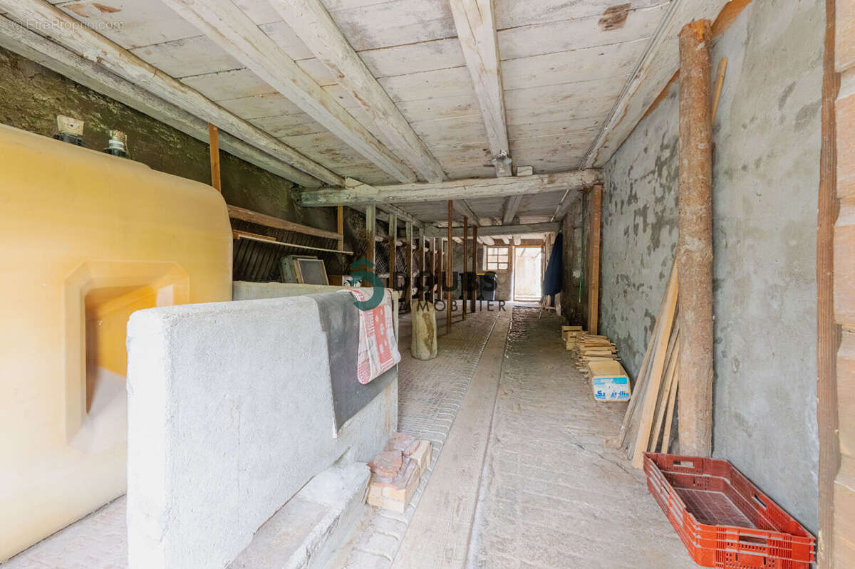 Appartement à ORCHAMPS-VENNES