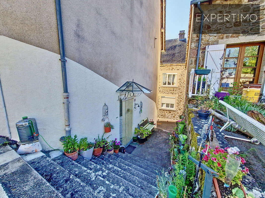Maison à CASSAGNES-BEGONHES