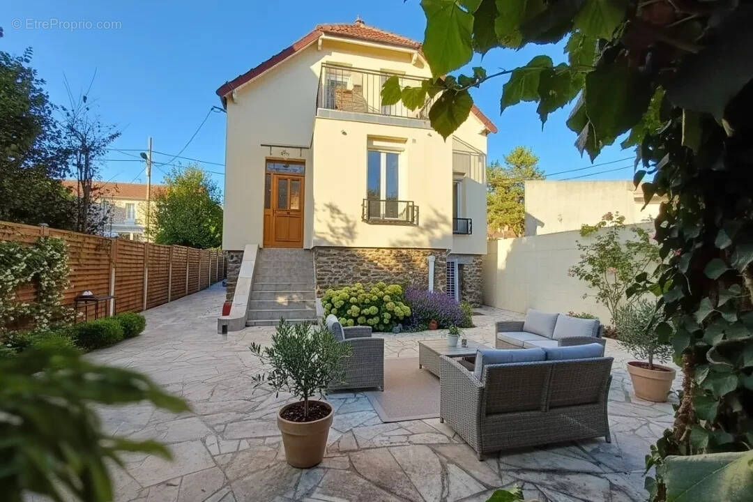 Maison à MONTMORENCY