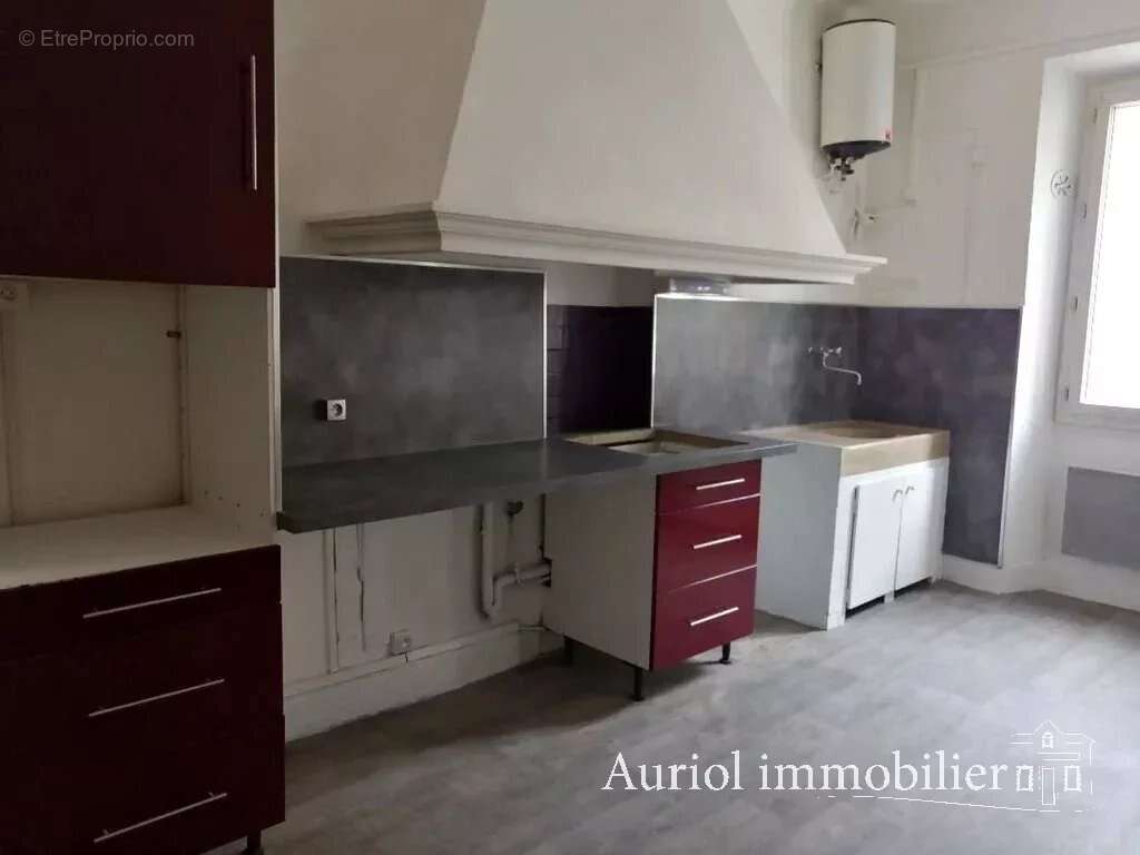 Appartement à SAINT-ZACHARIE