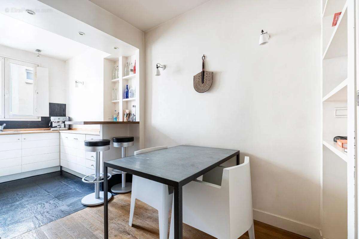 Appartement à PARIS-17E
