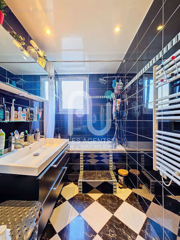 Appartement à ASNIERES-SUR-SEINE