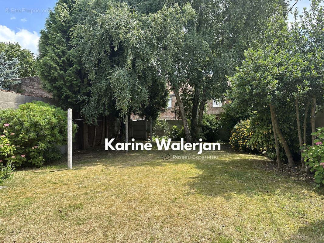 Maison à COURRIERES