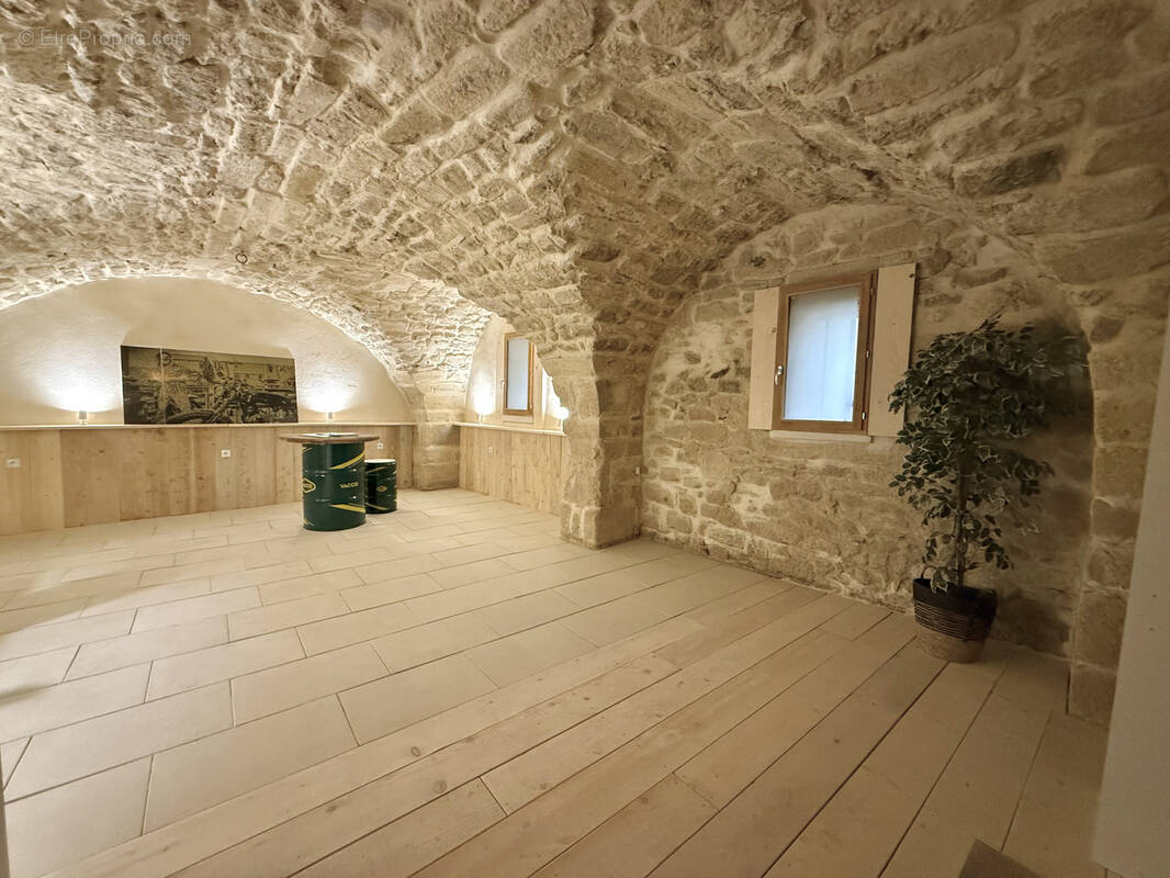 Parking à SOMMIERES