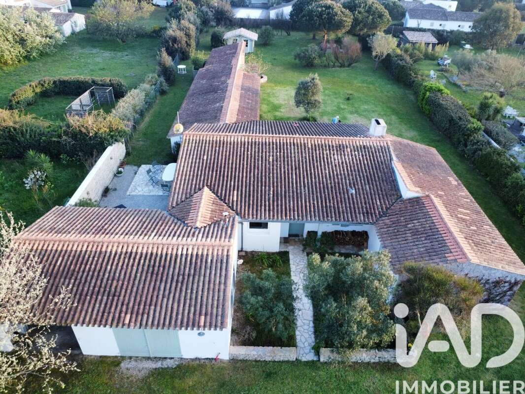 Photo 2 - Maison à LES PORTES-EN-RE