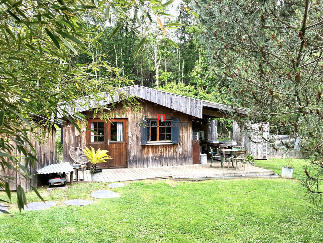 Maison à COUTRAS