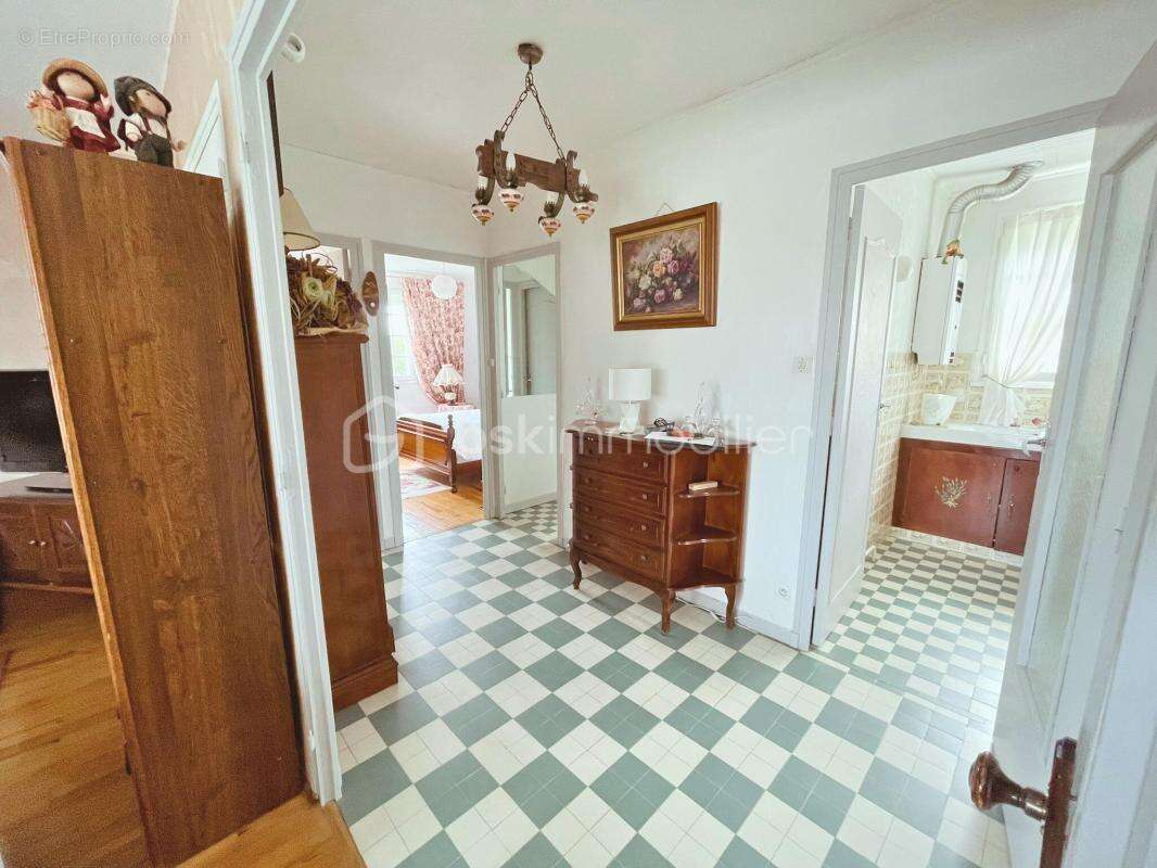 Maison à SAINT-BONNET-DE-MURE